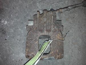 Gebruikte Remklauw (Tang) links-voor Ford Focus 1 1.6 16V Prijs op aanvraag aangeboden door Autodemontage Joko B.V.