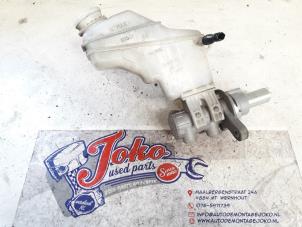 Gebruikte Hoofdremcilinder Fiat Doblo Cargo (263) 1.3 MJ 16V DPF Euro 5 Prijs op aanvraag aangeboden door Autodemontage Joko B.V.