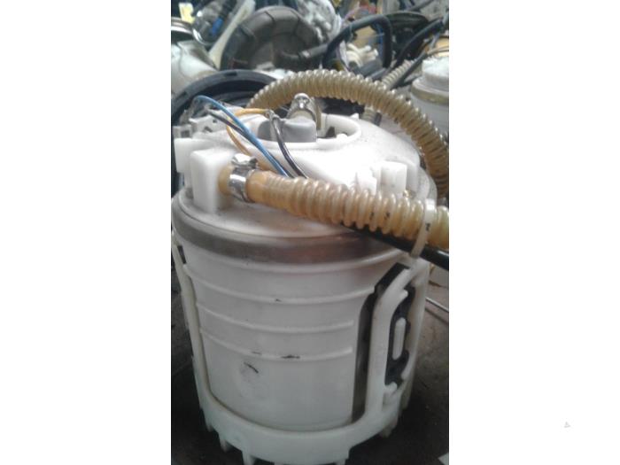 Gebruikte Tank element Pomp Volkswagen Polo III (6N1) 1.4i 60 Prijs op aanvraag aangeboden door Autodemontage Joko B.V.