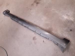 Gebruikte Sideskirt rechts Audi A4 Avant (B7) 2.0 TDI 16V Prijs op aanvraag aangeboden door Autodemontage Joko B.V.