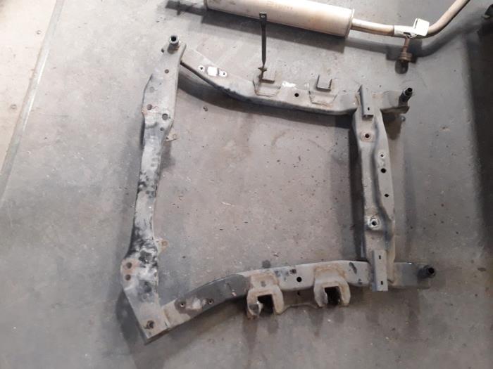 Subframe van een Dacia Duster (HS) 1.6 16V 2011
