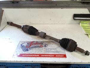 Gebruikte Homokineetas rechts-voor Dacia Duster (HS) 1.6 16V Prijs op aanvraag aangeboden door Autodemontage Joko B.V.