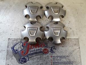 Gebruikte Wieldop set Dacia Duster (HS) 1.6 16V Prijs op aanvraag aangeboden door Autodemontage Joko B.V.