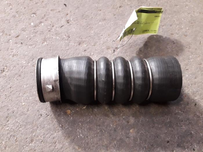 Gebruikte Intercooler Slang Volkswagen Passat Variant (3C5) 2.0 TDI 140 Prijs op aanvraag aangeboden door Autodemontage Joko B.V.