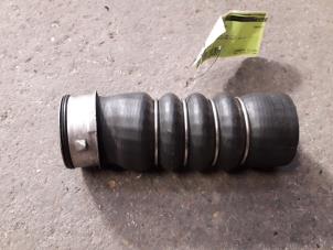 Gebruikte Intercooler Slang Volkswagen Passat Variant (3C5) 2.0 TDI 140 Prijs op aanvraag aangeboden door Autodemontage Joko B.V.