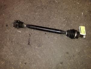 Gebruikte Aandrijfas rechts-voor Volkswagen Polo IV (9N1/2/3) 1.2 12V Prijs op aanvraag aangeboden door Autodemontage Joko B.V.