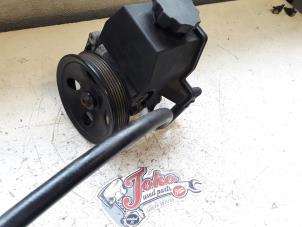 Gebruikte Stuurpomp Mercedes CLK (C208) 2.0 200 16V Prijs op aanvraag aangeboden door Autodemontage Joko B.V.
