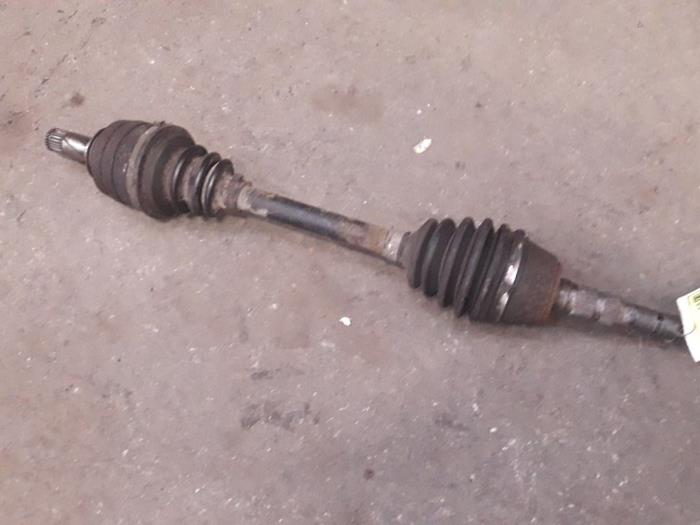 Gebruikte Steekas links-voor Opel Astra G (F08/48) 1.2 16V Prijs op aanvraag aangeboden door Autodemontage Joko B.V.