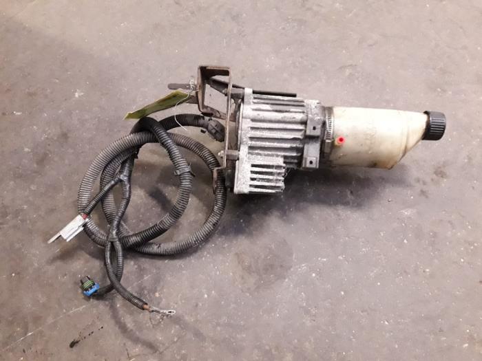 Gebruikte Pomp Servo Opel Astra G (F08/48) 1.2 16V Prijs op aanvraag aangeboden door Autodemontage Joko B.V.