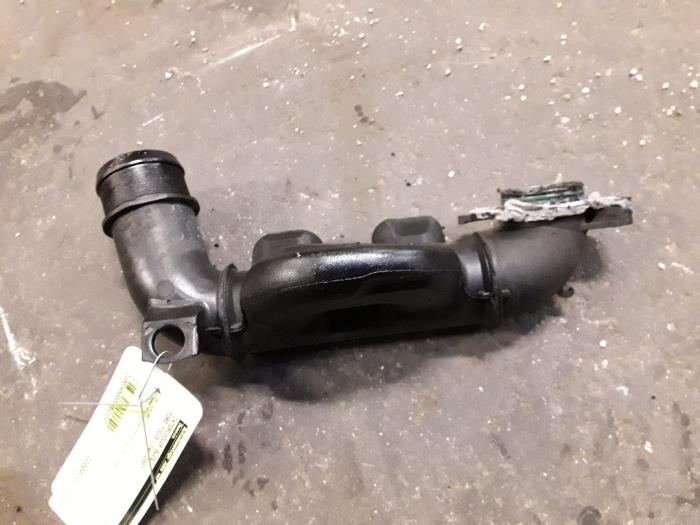 Gebruikte Intercooler Buis Ford Focus 2 1.6 TDCi 16V 90 Prijs op aanvraag aangeboden door Autodemontage Joko B.V.