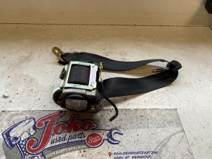 Gebruikte Veiligheidsgordel midden-achter Audi A8 (D3) 4.2 V8 40V Quattro Prijs op aanvraag aangeboden door Autodemontage Joko B.V.