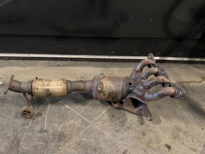 Gebruikte Spruitstuk Uitlaat Ford Focus C-Max 1.6 16V Prijs op aanvraag aangeboden door Autodemontage Joko B.V.