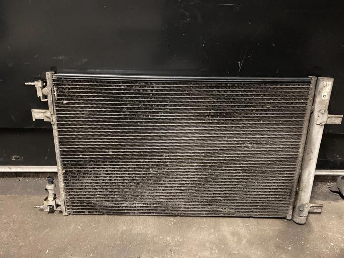 Airco Condensor Opel Astra J (PC6/PD6/PE6/PF6), 2009 / 2015 1.6 CDTI 16V, Hatchback, 4Dr, Diesel, 1.598cc, 81kW (110pk), FWD, B16DTL, 2014-02 / 2015-10, PD6E6; PE6E6 (Gebruikt)