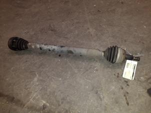 Gebruikte Cardanas rechts-voor (VWA) Volkswagen Golf IV (1J1) 1.9 SDI Prijs op aanvraag aangeboden door Autodemontage Joko B.V.