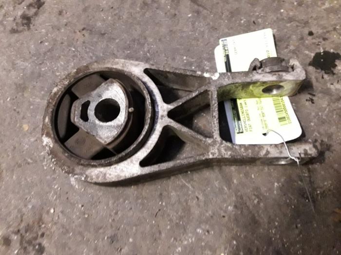Gebruikte Versnellingsbak Steun Fiat Ducato (250) 2.3 D 130 Multijet Prijs op aanvraag aangeboden door Autodemontage Joko B.V.