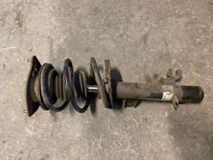 Gebruikte Mac Phersonpoot links-voor BMW Mini One/Cooper (R50) 1.6 16V One Prijs op aanvraag aangeboden door Autodemontage Joko B.V.