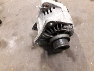 Gebruikte Dynamo Renault Megane II (BM/CM) 1.4 16V 98 Prijs op aanvraag aangeboden door Autodemontage Joko B.V.