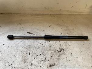 Gebruikte Kofferdekseldemper links-achter Seat Altea XL (5P5) 1.4 TSI 16V Prijs op aanvraag aangeboden door Autodemontage Joko B.V.