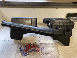 Gebruikte Luchtfilterhuis Toyota Auris (E18) 1.8 16V Hybrid Prijs op aanvraag aangeboden door Autodemontage Joko B.V.