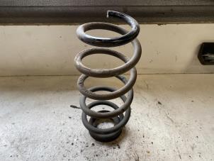 Gebruikte Schroefveer achter Toyota Auris (E18) 1.8 16V Hybrid Prijs op aanvraag aangeboden door Autodemontage Joko B.V.