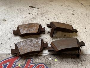 Gebruikte Remblok achter Toyota Auris (E18) 1.8 16V Hybrid Prijs op aanvraag aangeboden door Autodemontage Joko B.V.