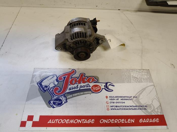 Gebruikte Dynamo Daihatsu Charade (G200/201/202/203/204) 1.3i TX/CX 16V Prijs op aanvraag aangeboden door Autodemontage Joko B.V.