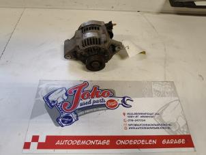 Gebruikte Alternator Daihatsu Charade (G200/201/202/203/204) 1.3i TX/CX 16V Prijs op aanvraag aangeboden door Autodemontage Joko B.V.