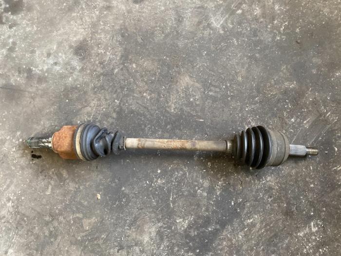 Gebruikte Steekas links-voor Renault Megane III Coupe (DZ) 2.0 16V CVT Prijs op aanvraag aangeboden door Autodemontage Joko B.V.