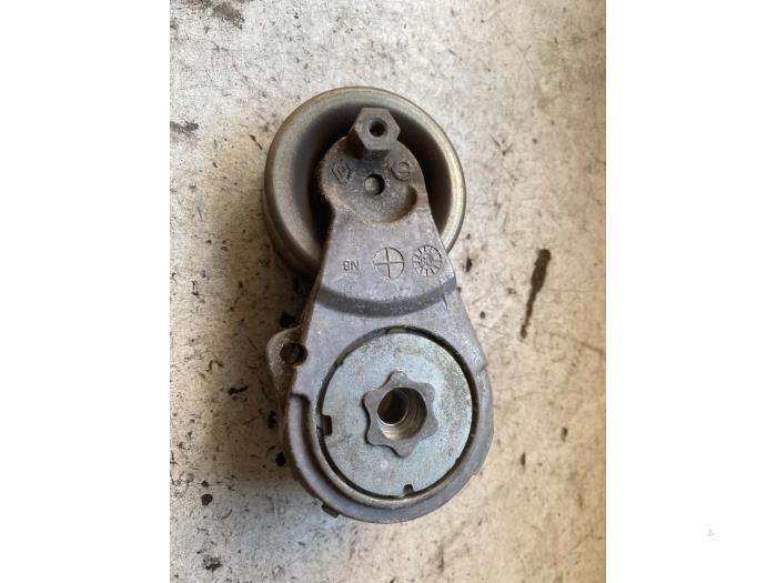 Gebruikte Spanner multiriem Renault Megane III Coupe (DZ) 2.0 16V CVT Prijs op aanvraag aangeboden door Autodemontage Joko B.V.