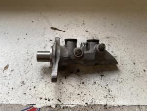 Gebruikte Hoofdremcilinder Renault Megane III Coupe (DZ) 2.0 16V CVT Prijs op aanvraag aangeboden door Autodemontage Joko B.V.