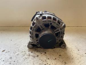 Gebruikte Dynamo Citroen C5 Aircross I (A4/AC/AJ/AR) 1.2 e-THP PureTech 130 Prijs op aanvraag aangeboden door Autodemontage Joko B.V.