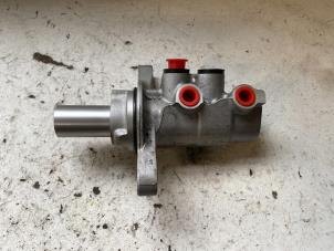 Gebruikte Hoofdremcilinder Citroen C5 Aircross I (A4/AC/AJ/AR) 1.2 e-THP PureTech 130 Prijs op aanvraag aangeboden door Autodemontage Joko B.V.