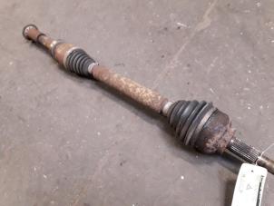 Gebruikte Aandrijfas rechts-voor Renault Laguna II Grandtour (KG) 1.8 16V Prijs op aanvraag aangeboden door Autodemontage Joko B.V.