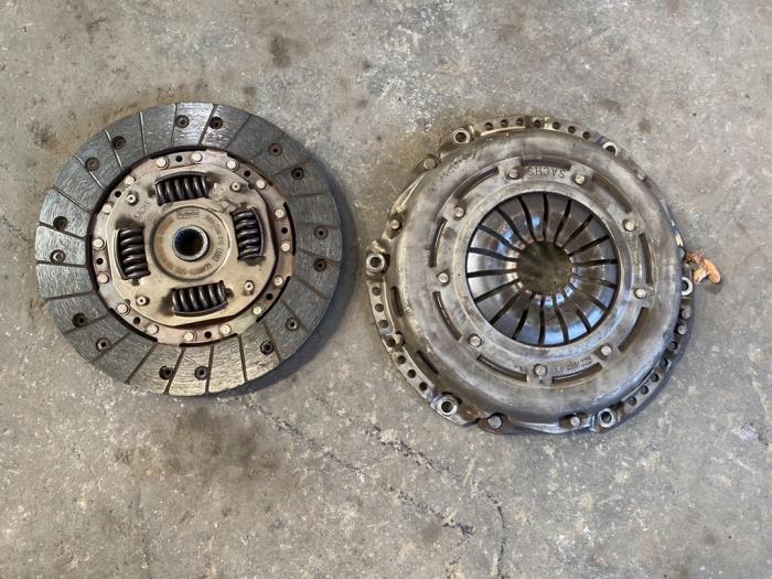 Gebruikte Koppelingsset (compleet) Ford Focus 3 1.6 Ti-VCT 16V 125 Prijs op aanvraag aangeboden door Autodemontage Joko B.V.