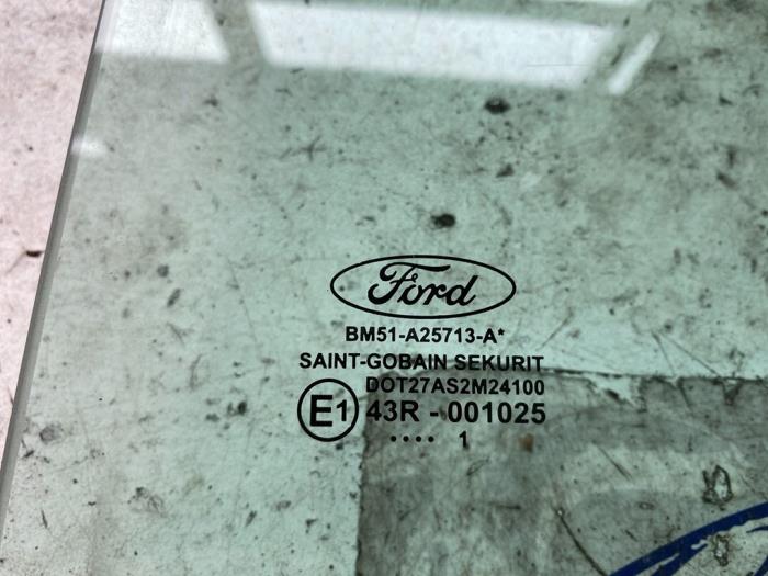 Portierruit 4Deurs links-achter van een Ford Focus 3 1.6 Ti-VCT 16V 125 2011
