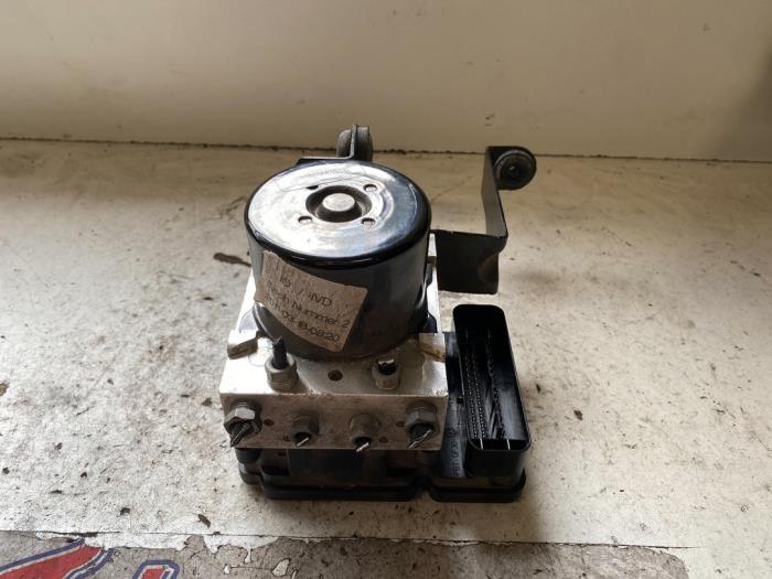 Gebruikte ABS Computer Ford Focus 3 1.6 Ti-VCT 16V 125 Prijs op aanvraag aangeboden door Autodemontage Joko B.V.