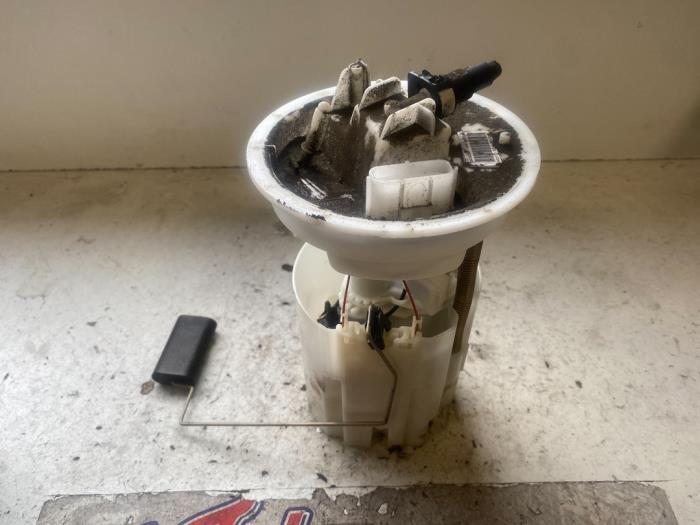 Gebruikte Tank element Pomp Ford Focus 3 1.6 Ti-VCT 16V 125 Prijs op aanvraag aangeboden door Autodemontage Joko B.V.