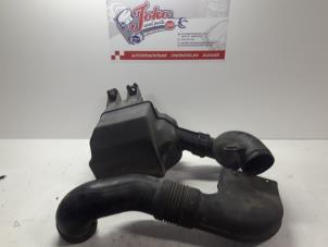 Gebruikte Luchtfilterhuis Hyundai Tucson (JM) 2.0 16V CVVT 4x2 Prijs op aanvraag aangeboden door Autodemontage Joko B.V.