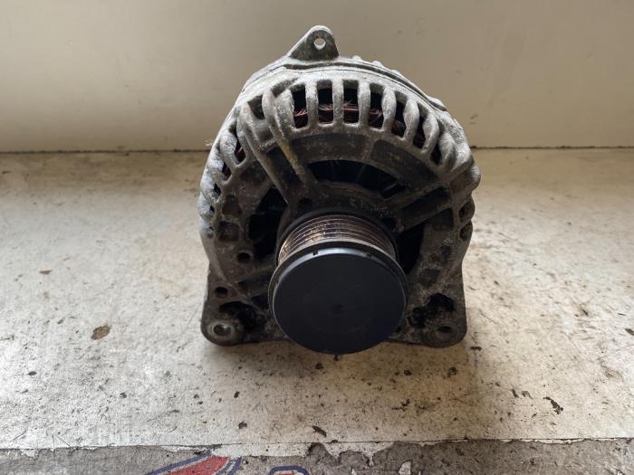 Gebruikte Dynamo Renault Kangoo Express (FW) 1.5 dCi 75 Prijs op aanvraag aangeboden door Autodemontage Joko B.V.
