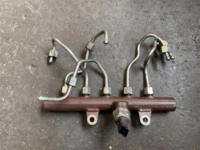 Gebruikte Verstuiver brug Renault Kangoo Express (FW) 1.5 dCi 75 Prijs op aanvraag aangeboden door Autodemontage Joko B.V.