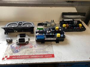 Gebruikte Set Cilindersloten (compleet) Opel Astra H GTC (L08) 1.8 16V Prijs op aanvraag aangeboden door Autodemontage Joko B.V.