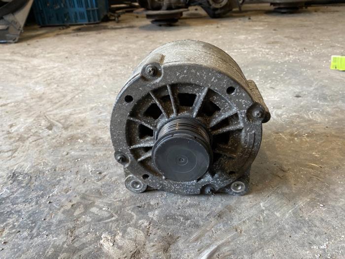Gebruikte Dynamo Volkswagen Touareg (7LA/7L6) 3.2 V6 24V Prijs op aanvraag aangeboden door Autodemontage Joko B.V.