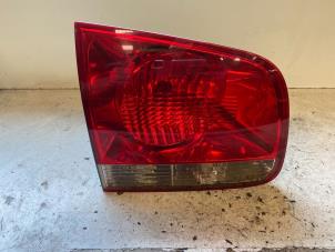 Gebruikte Achterlicht links Volkswagen Touareg (7LA/7L6) 3.2 V6 24V Prijs op aanvraag aangeboden door Autodemontage Joko B.V.