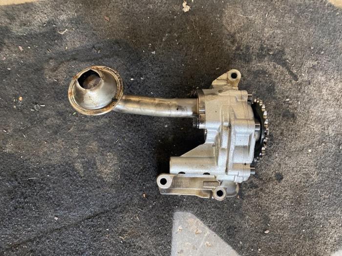Gebruikte Oliepomp Volkswagen Passat Variant (3C5) 1.9 TDI Prijs op aanvraag aangeboden door Autodemontage Joko B.V.