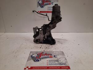 Gebruikte Oliefilterhuis Chevrolet Orlando (YYM/YYW) 2.0 D 16V Prijs op aanvraag aangeboden door Autodemontage Joko B.V.