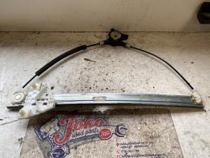 Gebruikte Raammechaniek 4Deurs rechts-voor Mazda 5 (CR19) 1.8i 16V Prijs op aanvraag aangeboden door Autodemontage Joko B.V.