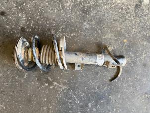 Gebruikte Mac Phersonpoot links-voor BMW Mini One/Cooper (R50) 1.6 16V One Prijs op aanvraag aangeboden door Autodemontage Joko B.V.