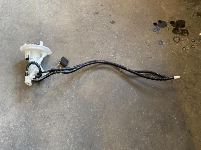 Gebruikte Brandstofpomp Elektrisch Mercedes C (W204) 1.8 C-200K 16V Prijs op aanvraag aangeboden door Autodemontage Joko B.V.
