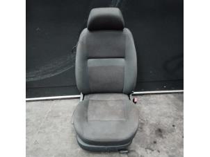 Gebruikte Voorstoel rechts Volkswagen Lupo (6X1) 1.4 16V 75 Prijs op aanvraag aangeboden door Autodemontage Joko B.V.