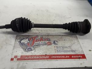 Gebruikte Steekas links-voor Volkswagen Golf IV (1J1) 1.6 FSI 16V Prijs op aanvraag aangeboden door Autodemontage Joko B.V.